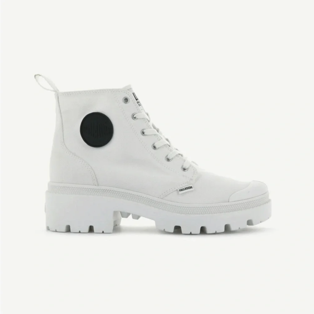 New in Box Palladium Women's White Pallabase Twill Size 7.5 Combat Boots - Picture 1 of 14